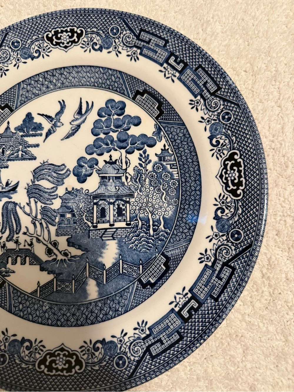 Vintage Churchill England 10 1/4” dinner plate - Blue Willow Pattern